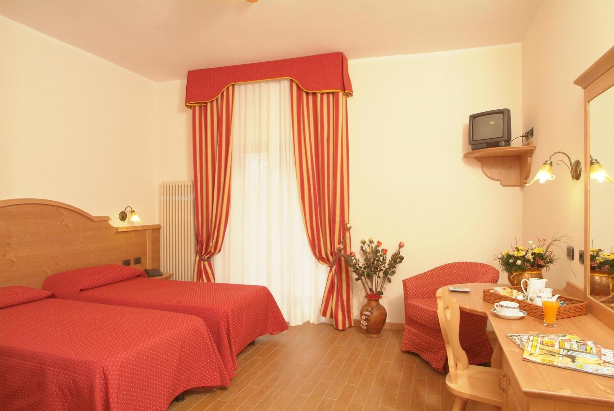 Hotel Fai Fai della Paganella Kültér fotó